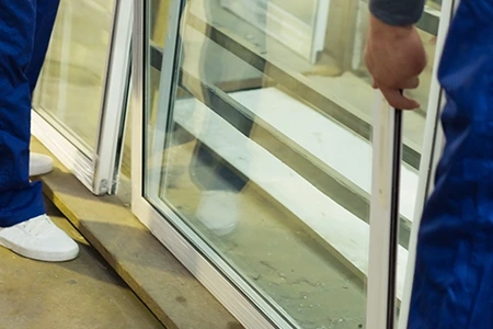 Commercial Glass Repair Technician in Pinecrest, FL